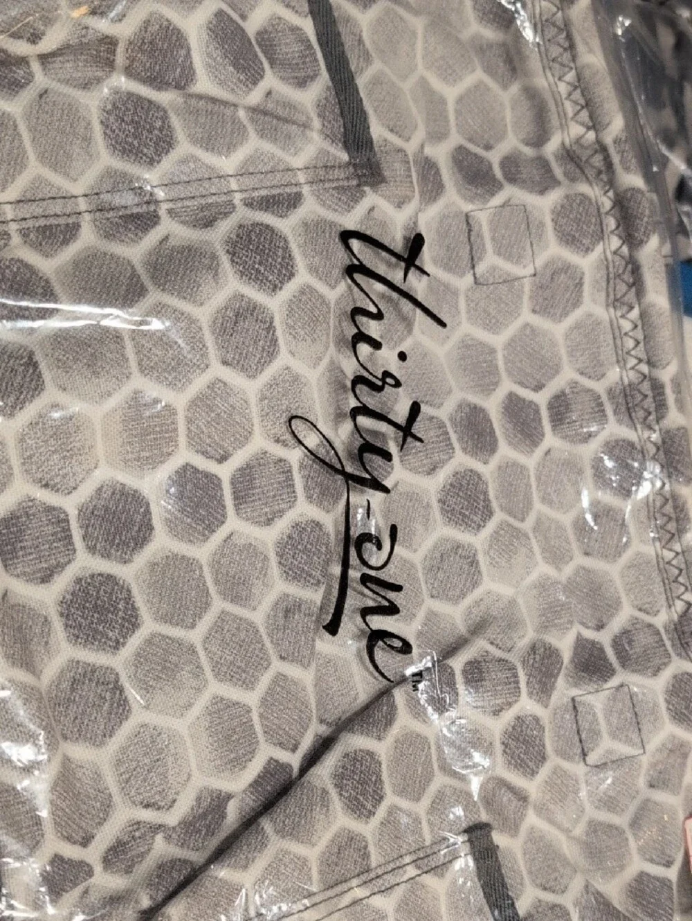 thirty-one Retro Metro Crossbody Bag in Gray Stepping Stones